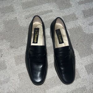 Men's Classic Black Leather Slip-On Loafers Gently Used